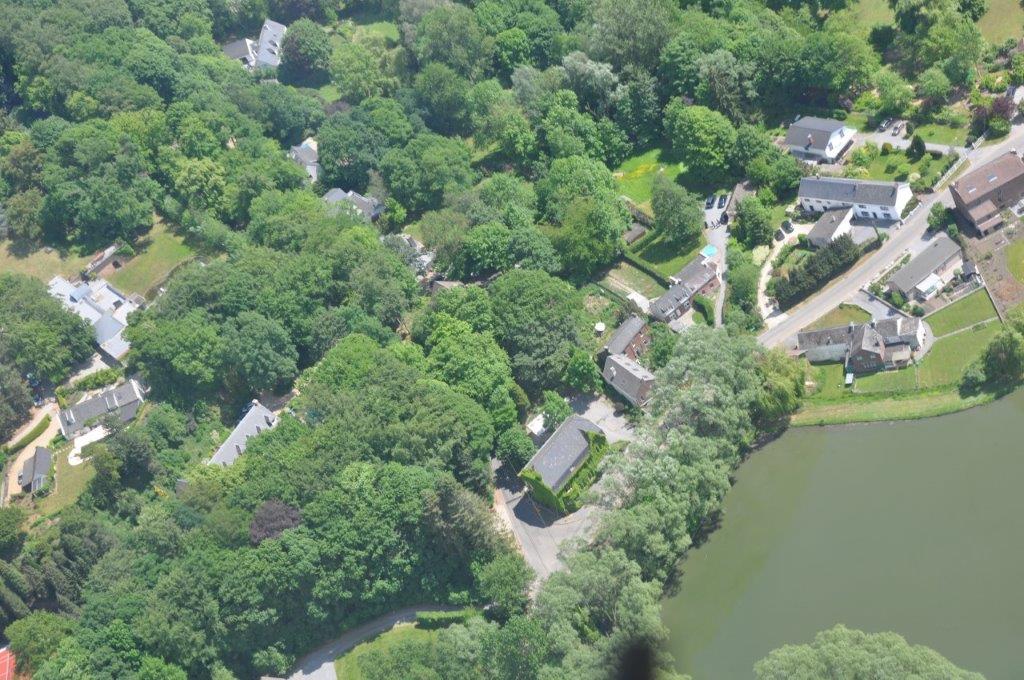 Auberge de la Pallande et le domaine du château de la Motte (vue aérienne 2011)