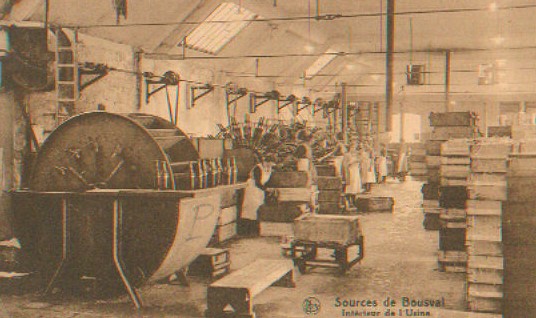 Sources de Bousval : vue générale de l'intérieur de l'usine (vers 1930)