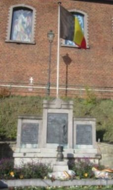 Monument aux morts place de Bousval