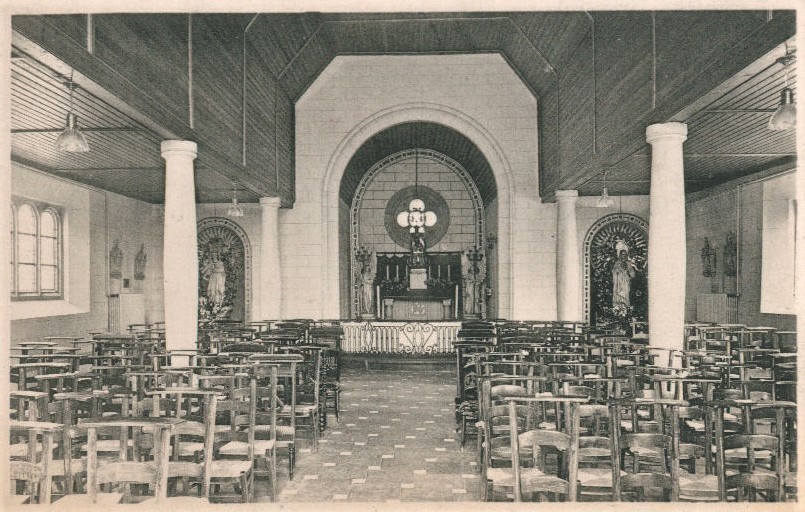 Carte postale ancienne de l'intérieur de la chapelle de Noirhat