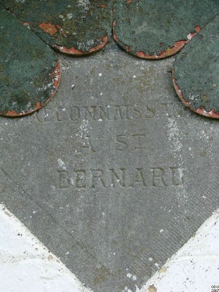 Inscription sur la chapelle Saint-Bernard : reconnaissance à St Bernard