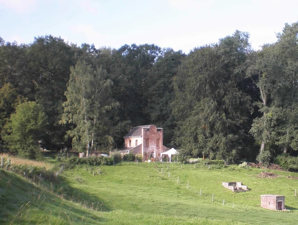 La chapelle Arichot à la lisière du Bois de Rochamont (2010)