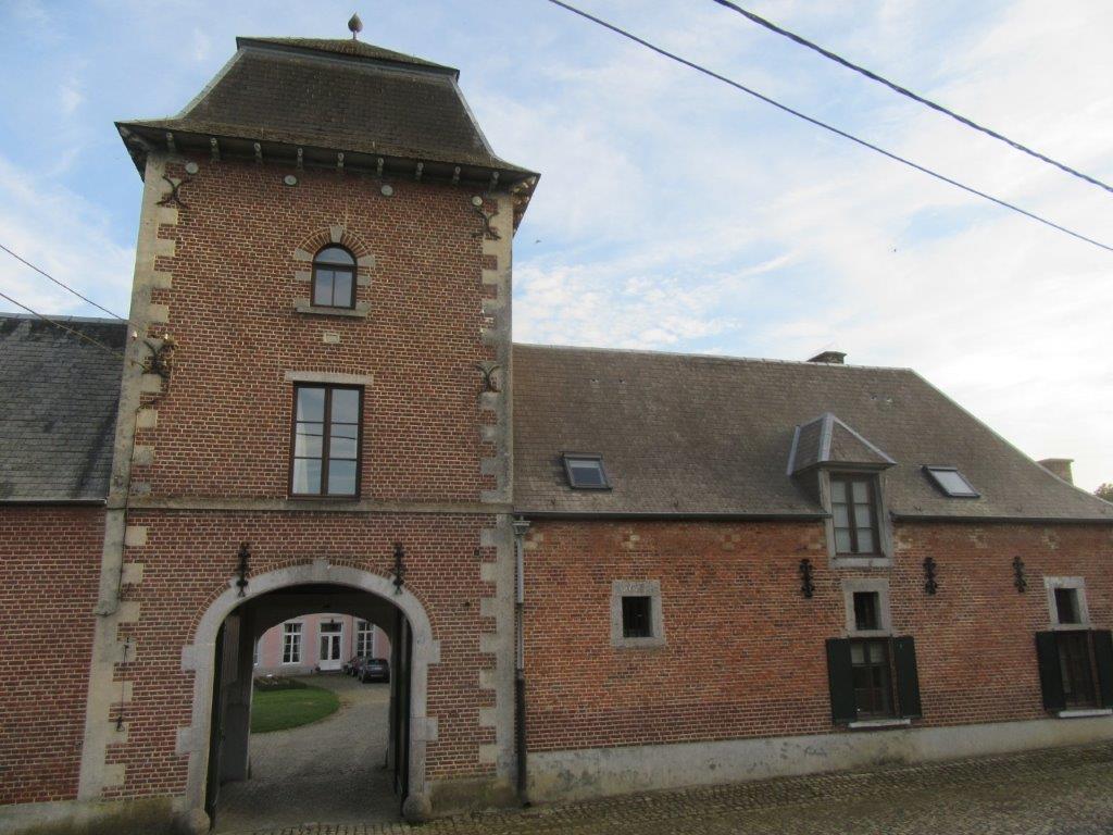 Porche d'entrée du château de Thy à Baisy-Thy en 2018
