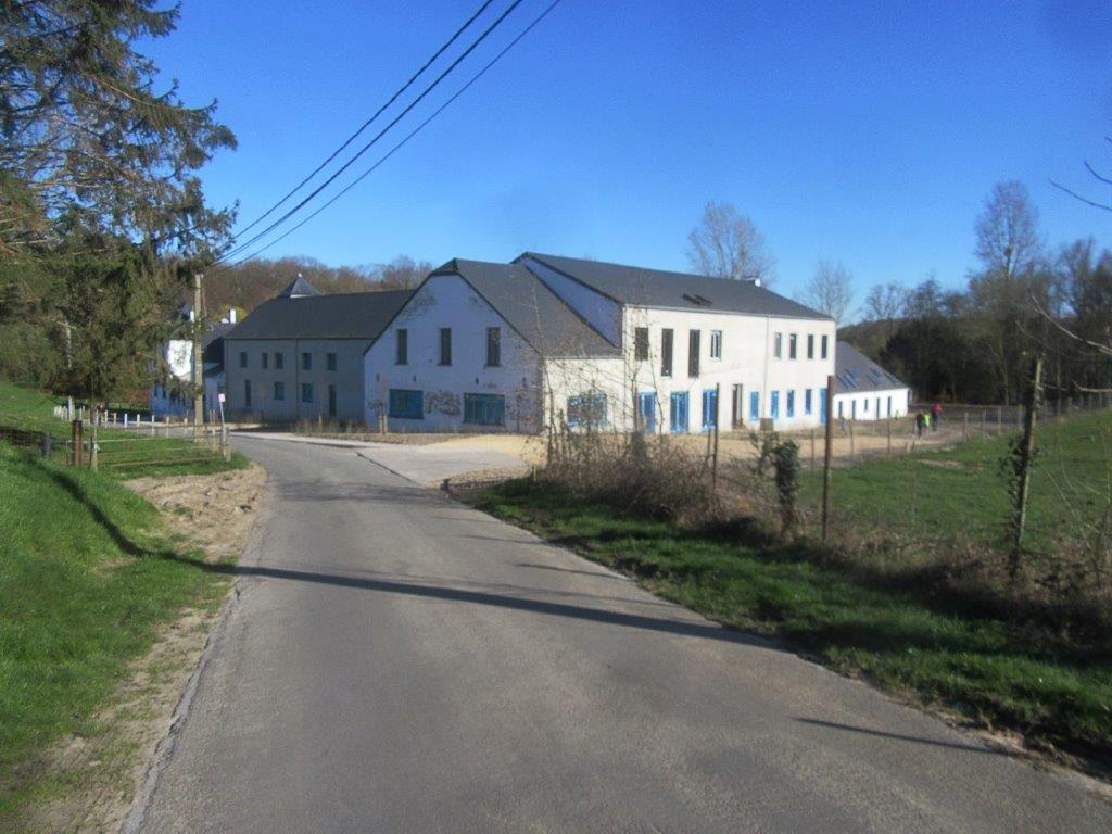 La ferme Bordeau pendant les travaux de transformation en habitats (mars 2020)