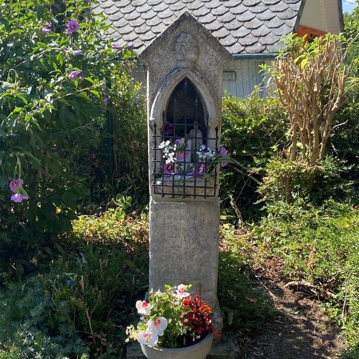 Chapelle Saint Antoine de Padue (rue Point du Jour) décorée de fleurs pour la St Barthélemy 2022