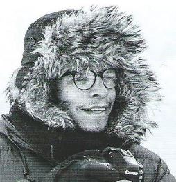Portrait de Michel d Oultremont avec son appareil photo Canon