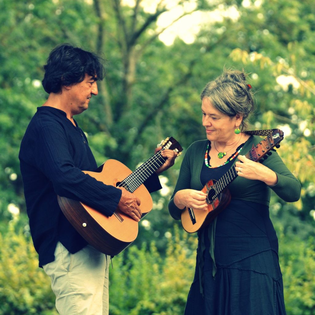 Duométis : Marie Laduron (charango) et Max Foncea (guitare)