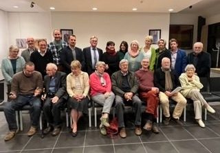 Membres des ADB et représentants communaux lors de la réception organisée le 09.11.2022 à l'hôtel de ville pour fêter les 50 ans de l'asbl "Les Amis de Bousval"